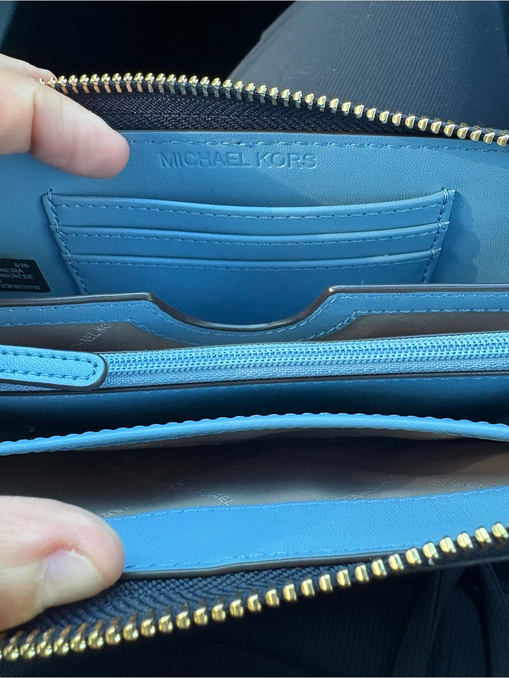 Michael Kors Light Blue Signature MK Zip Wallet - Picture 5 of 9